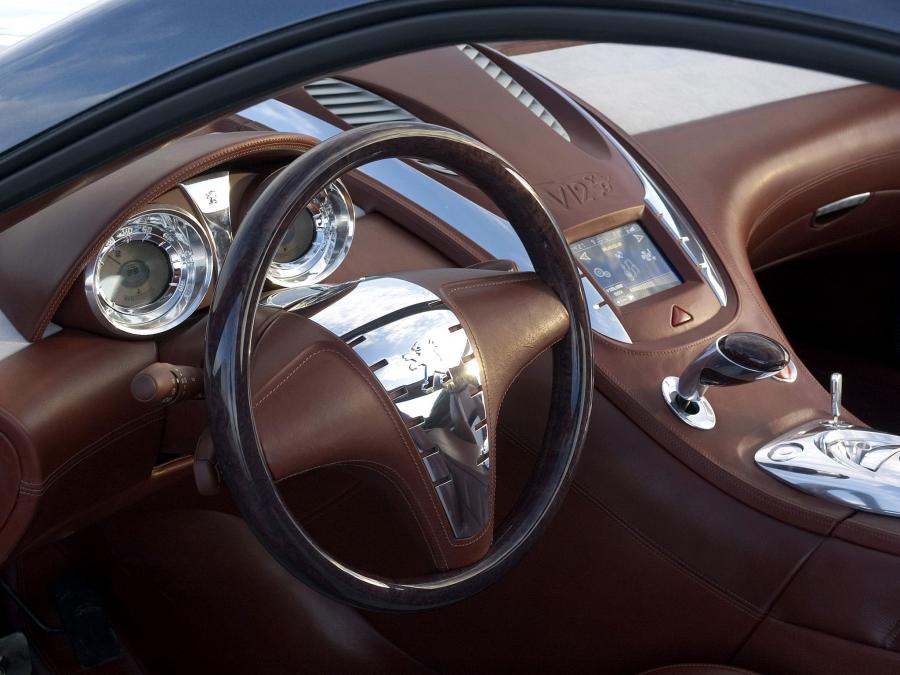 Торпедо Peugeot 907 Concept 2004 года  (фото 23 из 23)